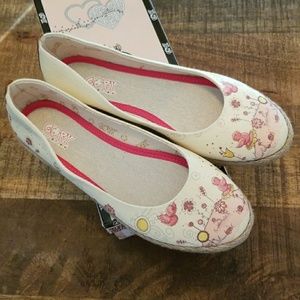 Goby bird with flowers  ballerinas